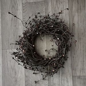 Wooden Berry Wreath